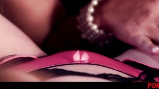 Holly Kiss And Hannah Shaw Gets Her Pussy Used By A Woman